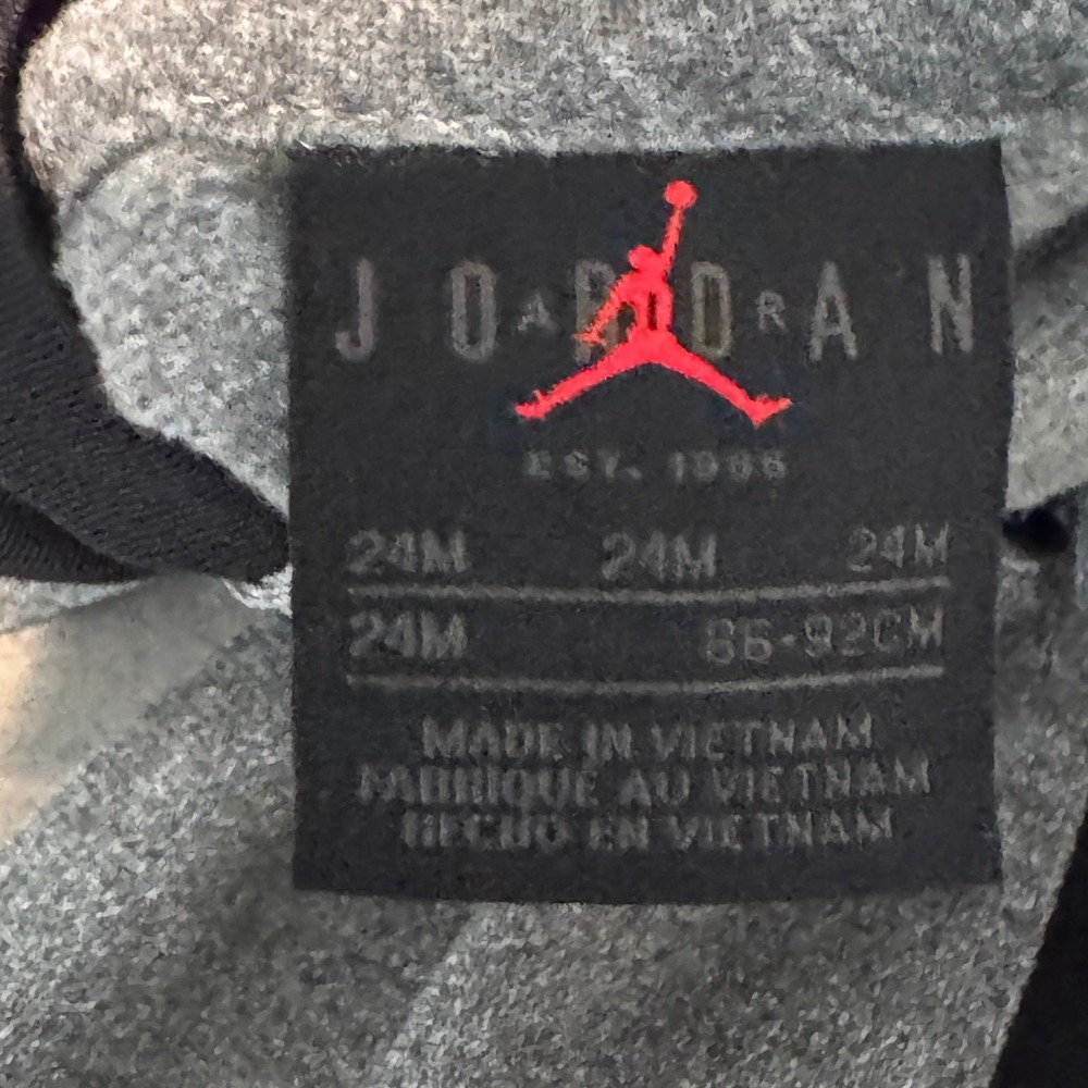 Jordan zip‎ up boy  size 24 months - Picture 3 of 3